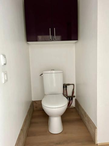 A LOUER APPARTEMENT T3 MEUBLÉ 52M2 AU DEUXIEME ETAGE AVEC GRAND EXTERIEUR à BORDEAUX Quartier Ornano/Tondu proche Tram A