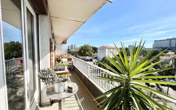 Appartement à vendre    3 pièces • 92,76 m2 Villeurbanne