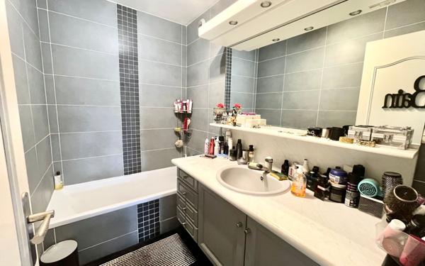 Appartement à vendre    3 pièces • 92,76 m2 Villeurbanne