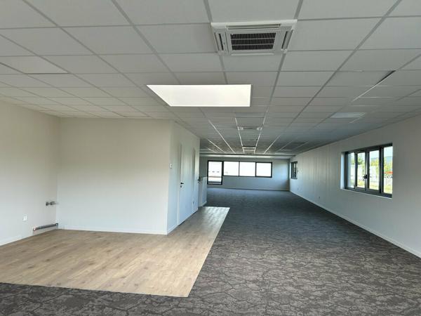 BUREAUX à LOUER de 185.8 m²