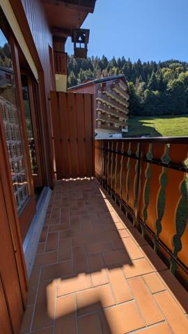 Appartement 2 Pièces avec bacon exposé plein Sud sans vis à vis avec vue imprenable sur les pites et sur les montagnes