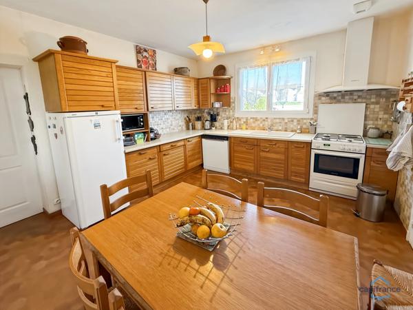 Dpt Gers (32), à vendre BARCELONNE DU GERS Maison T4 de 105 m² habitables en plain-pied + garage attenant de 33 m² + grande terrasse couverte de 50 m² sur 5549 m² de terrain