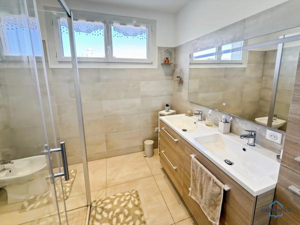 Dpt Gers (32), à vendre BARCELONNE DU GERS Maison T4 de 105 m² habitables en plain-pied + garage attenant de 33 m² + grande terrasse couverte de 50 m² sur 5549 m² de terrain