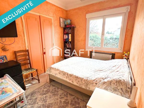 À Vendre : Charmante Maison Ancienne avec Grand Terrain – Quartier Recherché!!