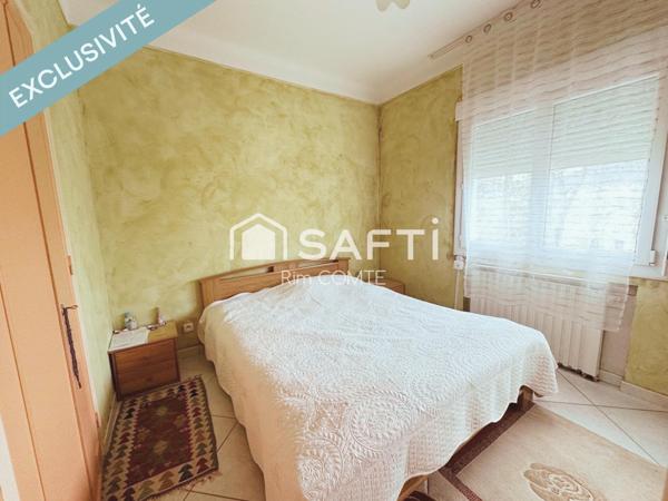 À Vendre : Charmante Maison Ancienne avec Grand Terrain – Quartier Recherché!!