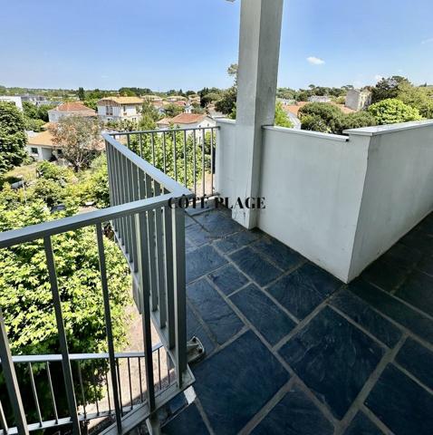 Royan (17200) Pontaillac Royan Appartement T3 Terrasse Parking Cave au prix de 278.000€ HAI