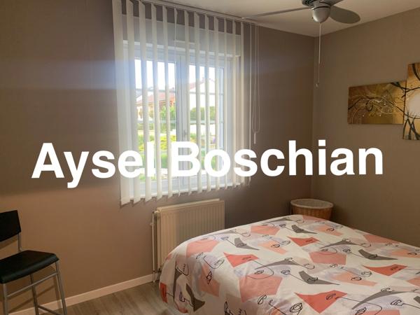 MAISON INDIVIDUELLE- PLAIN- PIED- 128M2 -4 CHAMBRES - 3 GARAGES - PARKING- TERRAIN - SOUS-SOL COMPLET -LEXY