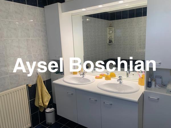MAISON INDIVIDUELLE- PLAIN- PIED- 128M2 -4 CHAMBRES - 3 GARAGES - PARKING- TERRAIN - SOUS-SOL COMPLET -LEXY