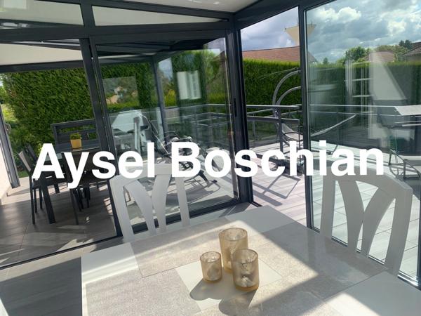 MAISON INDIVIDUELLE- PLAIN- PIED- 128M2 -4 CHAMBRES - 3 GARAGES - PARKING- TERRAIN - SOUS-SOL COMPLET -LEXY