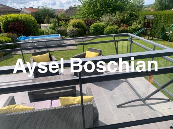 MAISON INDIVIDUELLE- PLAIN- PIED- 128M2 -4 CHAMBRES - 3 GARAGES - PARKING- TERRAIN - SOUS-SOL COMPLET -LEXY