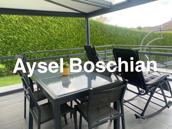 MAISON INDIVIDUELLE- PLAIN- PIED- 128M2 -4 CHAMBRES - 3 GARAGES - PARKING- TERRAIN - SOUS-SOL COMPLET -LEXY