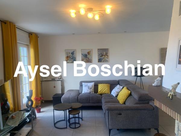 MAISON INDIVIDUELLE- PLAIN- PIED- 128M2 -4 CHAMBRES - 3 GARAGES - PARKING- TERRAIN - SOUS-SOL COMPLET -LEXY