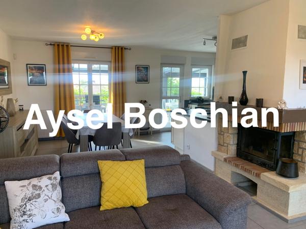 MAISON INDIVIDUELLE- PLAIN- PIED- 128M2 -4 CHAMBRES - 3 GARAGES - PARKING- TERRAIN - SOUS-SOL COMPLET -LEXY
