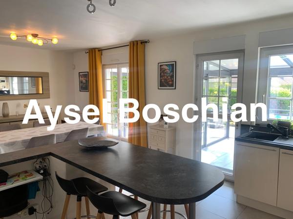 MAISON INDIVIDUELLE- PLAIN- PIED- 128M2 -4 CHAMBRES - 3 GARAGES - PARKING- TERRAIN - SOUS-SOL COMPLET -LEXY