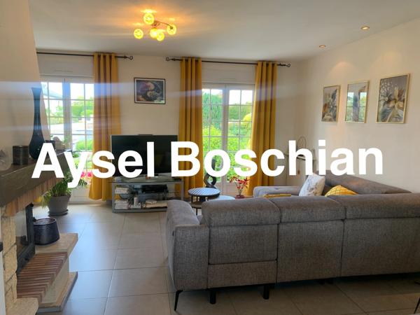 MAISON INDIVIDUELLE- PLAIN- PIED- 128M2 -4 CHAMBRES - 3 GARAGES - PARKING- TERRAIN - SOUS-SOL COMPLET -LEXY