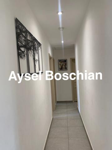MAISON INDIVIDUELLE- PLAIN- PIED- 128M2 -4 CHAMBRES - 3 GARAGES - PARKING- TERRAIN - SOUS-SOL COMPLET -LEXY