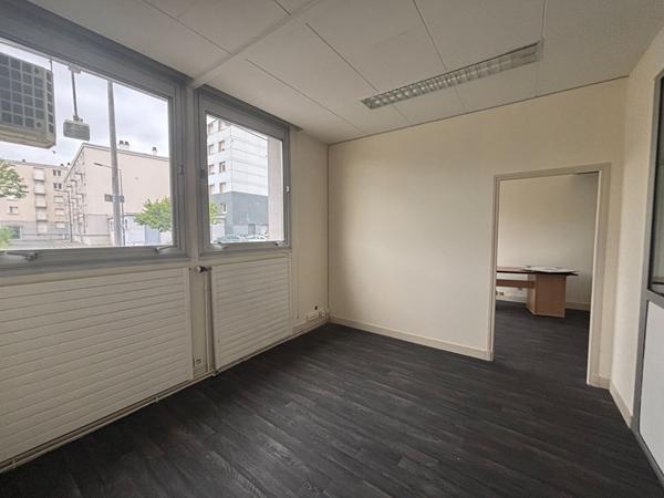 Local commercial Tours 90 m2