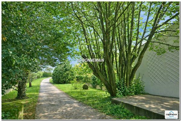 Maison plain-pied à vendre proche Plages - LE CHATEAU D'OLERON (17) - 135 m² habitables - Terrain 1400 m² - 4 pièces