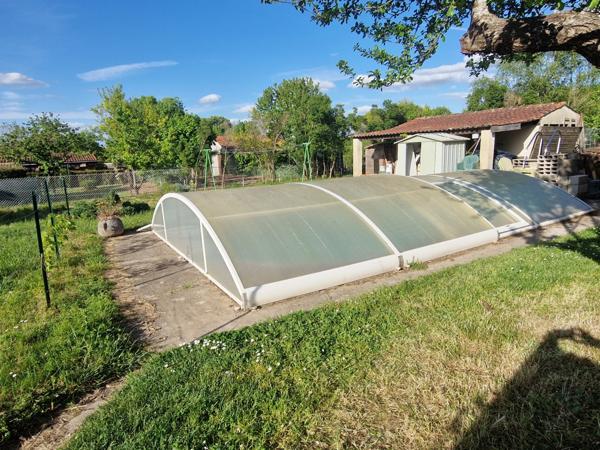 Maison à vendre 5 pièces proche de SAINT JEAN D'ANGELY (17)- 108 m² habitables- jardin- garage- piscine