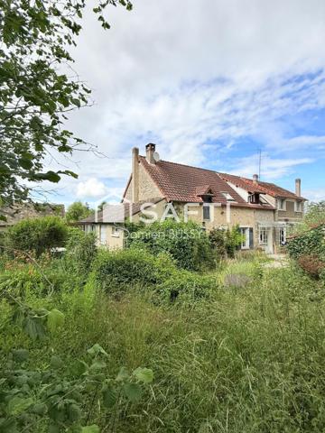 Grande Maison avec dépendances à fort potentiel