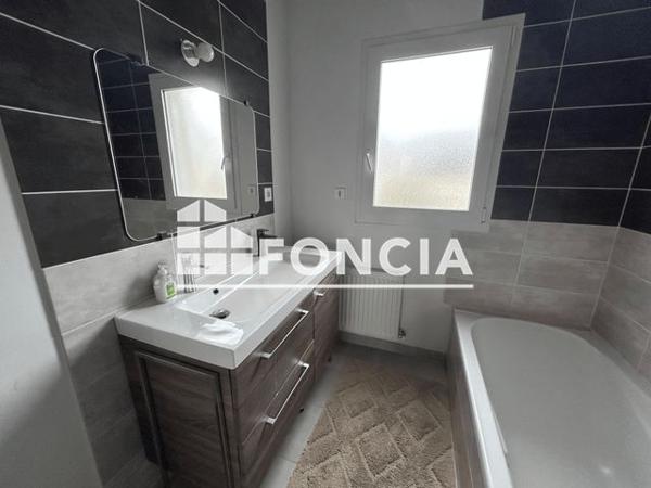 Location Maison 5 pièces 82.04 m² - 15 RUE DE L'ILE AUX MOINES Le Bono 56400