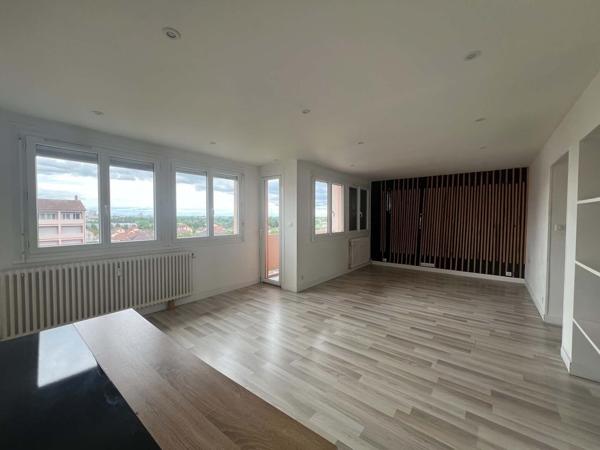 Appartement fonctionnel avec balcon - T3 - Chatenoy le Royal