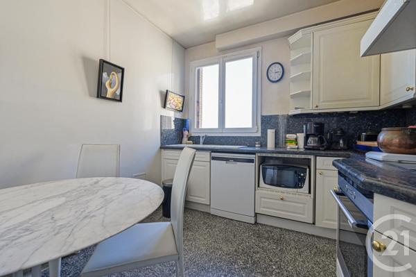 Appartement F5 à vendre  5 pièces - 134,09 m2 PARIS - 75016