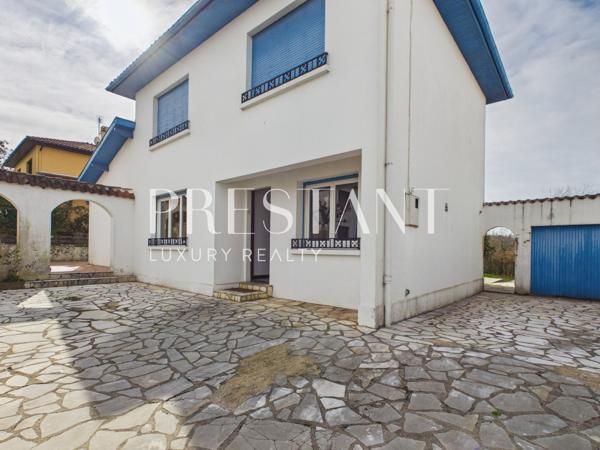 Maison à rénover – 3 chambres – Jardin – Quartier calme, ANGLET