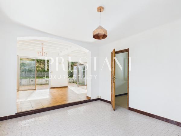 Maison à rénover – 3 chambres – Jardin – Quartier calme, ANGLET