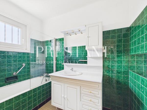 Maison à rénover – 3 chambres – Jardin – Quartier calme, ANGLET