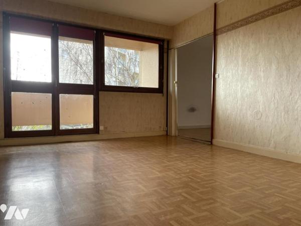 CHALONS EN CHAMPAGNE (51000) Appartement de type 4 - À RÉNOVER -