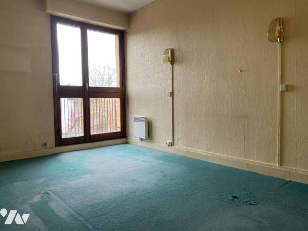 CHALONS EN CHAMPAGNE (51000) Appartement de type 4 - À RÉNOVER -