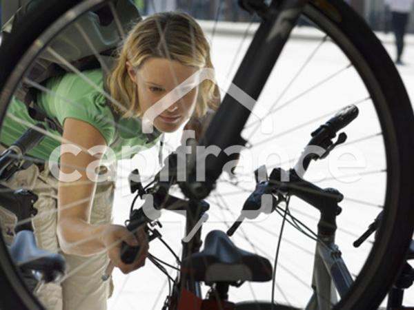 A Vendre LYON 4EME ARR. EXCLUSIVITE Fonds de commerce Réparation Électrification Vente de VELOS 52 M2