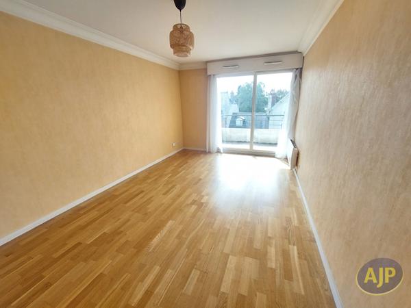 Appartement à louer Nantes : 2 pièces, 50m² avec 1 chambre(s) à 820€ - AJP Immobilier Nantes Rond-Point de Rennes