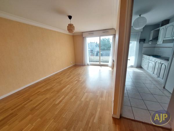 Appartement à louer Nantes : 2 pièces, 50m² avec 1 chambre(s) à 820€ - AJP Immobilier Nantes Rond-Point de Rennes