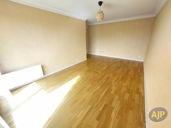 Appartement à louer Nantes : 2 pièces, 50m² avec 1 chambre(s) à 820€ - AJP Immobilier Nantes Rond-Point de Rennes