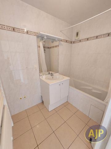 Appartement à louer Nantes : 2 pièces, 50m² avec 1 chambre(s) à 820€ - AJP Immobilier Nantes Rond-Point de Rennes