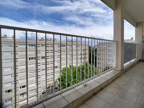 T4 – MEUBLE – 89 m² – 69100- VILLEURBANNE