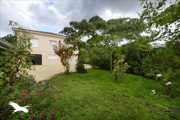 Maison à vendre |  L'Isle-d'Espagnac |  10 pièces | 309 m²
