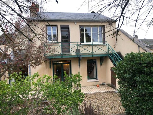 Maison de ville à vendre à Issoudun dans l'Indre (36100), ref : 11813/1185