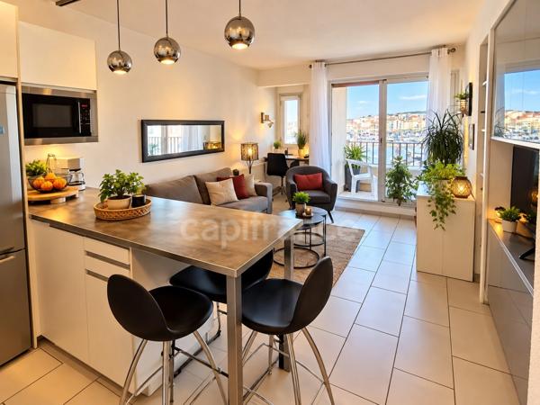 CAP D’AGDE – VUE PORT EXCEPTIONNELLE – T2 36 M² – BALCON –PISCINE - CONCIERGE - GARAGE FERMÉ – VENDU MEUBLÉ
