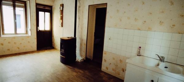 Maison à restaurer à vendre à Crécy-sur-Serre dans l'Aisne (02270), ref : 02014/805