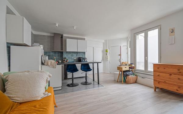 Appartement à vendre    2 pièces • 42,73 m2 Paris 18
