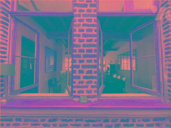 LILLE HYPER CENTRE
Charme de l'ancien, salon-séjour, cuisine, 3 chambres et salle de bains. Garage.