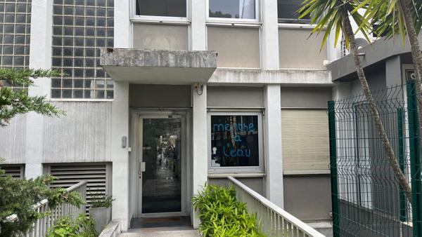 Local d'activité / bureau à Nice ouest  85 m2 