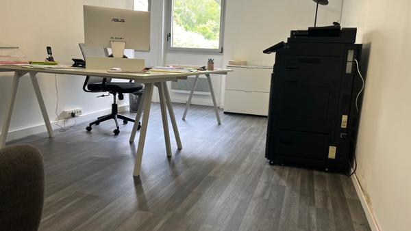 Local d'activité / bureau à Nice ouest  85 m2 