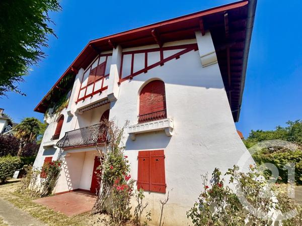 Maison à vendre  6 pièces - 215 m 2   PAU  - 64