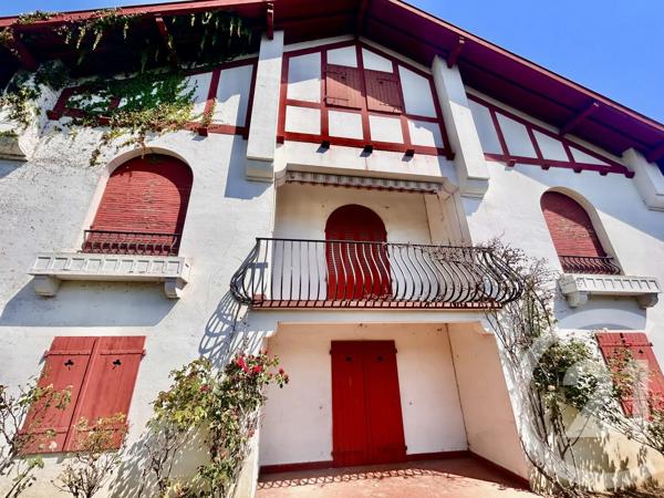 Maison à vendre  6 pièces - 215 m 2   PAU  - 64