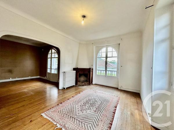 Maison à vendre  6 pièces - 215 m 2   PAU  - 64