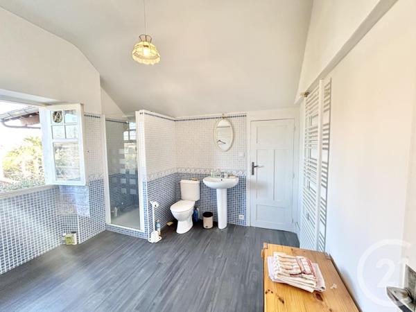 Maison à vendre  6 pièces - 215 m 2   PAU  - 64